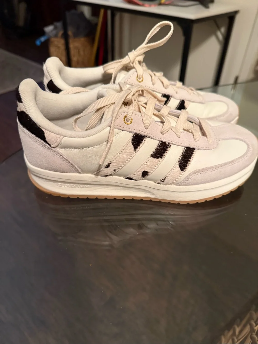 adidas Women's Cream and Black Low-Top Sneakers